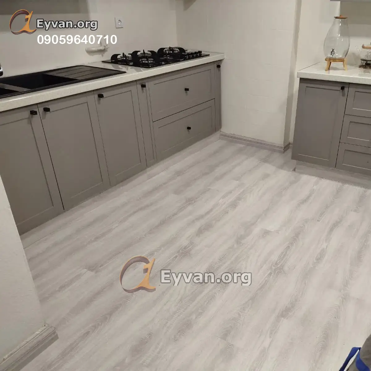 نصب قرنیز و پارکت لمینت 300 آشپزخانه 2 با زیر کابینتی 3